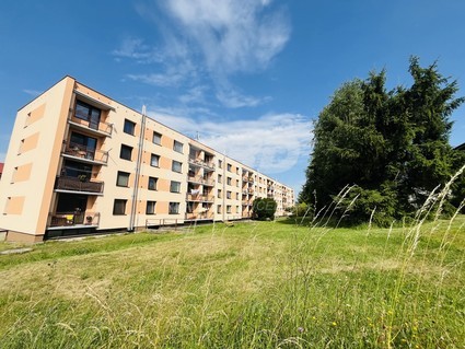 Perfektně řešený byt 4+1 s balkonem v Chlumci nad Cidlinou - Fotka 1